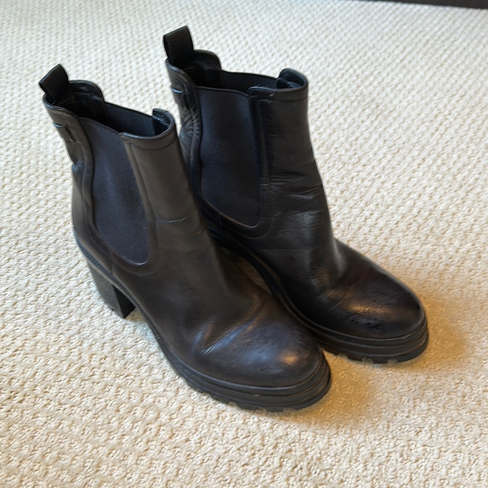 Veronica Beard Black Leather Heeled Chelsea Boots